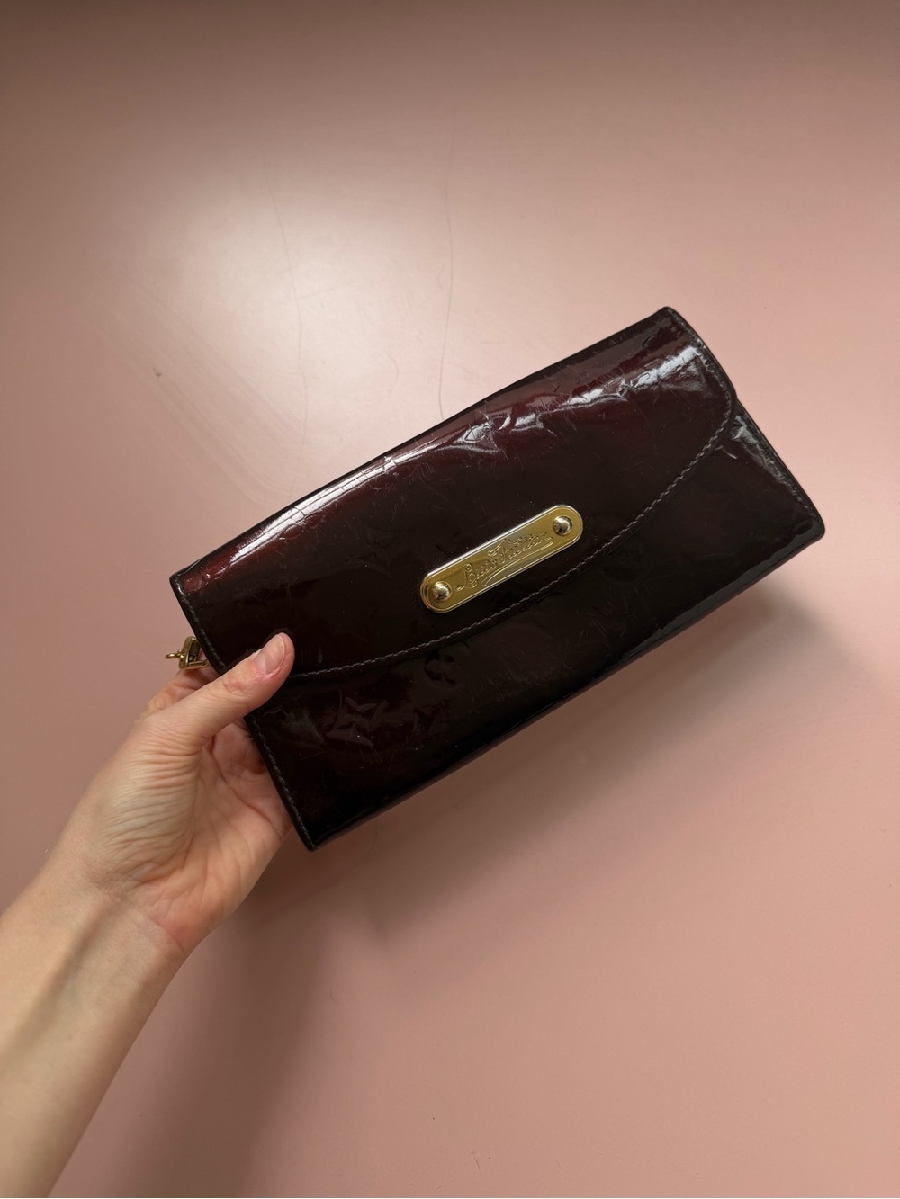 Louis Vuitton Burgundy Vernis Monogram Wristlet Clutch with Gold Nameplate - Picture 4 of 7